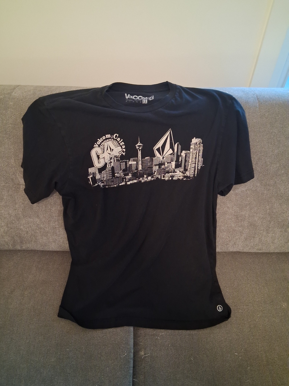 Volcom Men's Black Graphic Tee - City Skyline